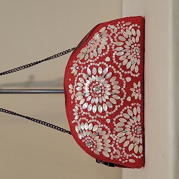 Eric Javits Red Straw Beaded Shoulder Bag - Picture 2 of 11